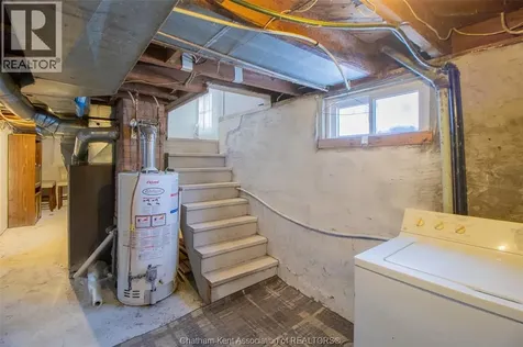 35 Alexandra Avenue Chatham ON N7M 1X9