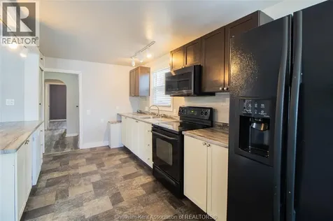 35 Alexandra Avenue Chatham ON N7M 1X9