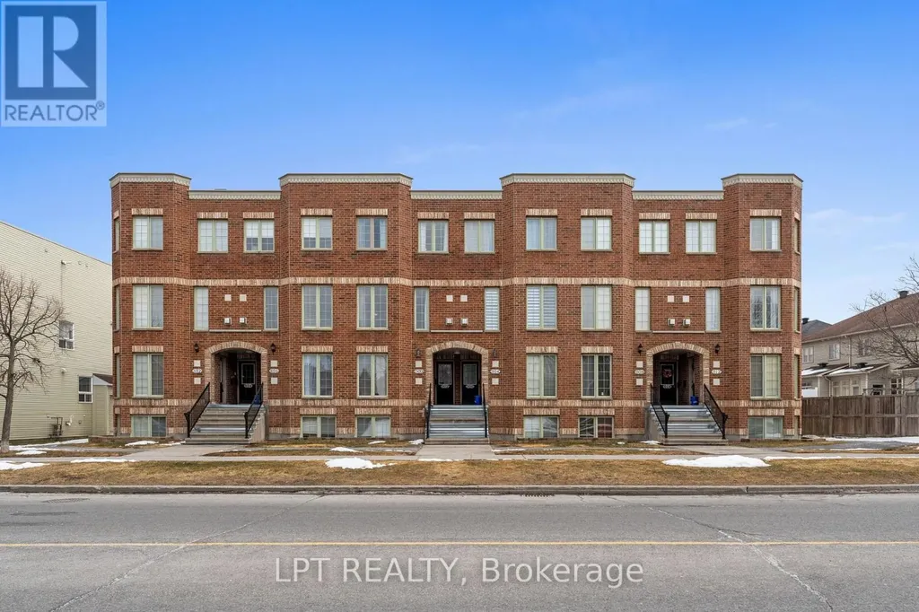 902 Longfields Drive Ottawa ON K2J 5K6