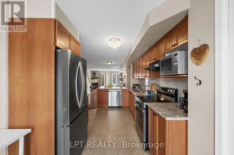 902 Longfields Drive Ottawa ON K2J 5K6