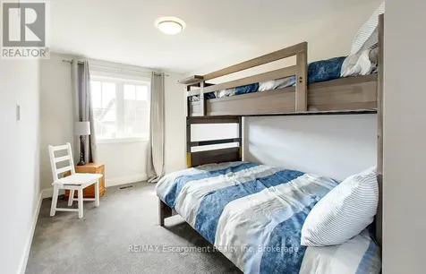 212 Courtland Street Blue Mountains ON L9Y 4E4
