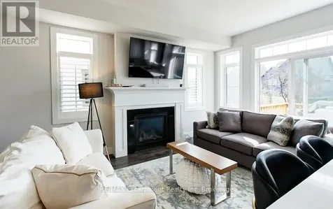 212 Courtland Street Blue Mountains ON L9Y 4E4
