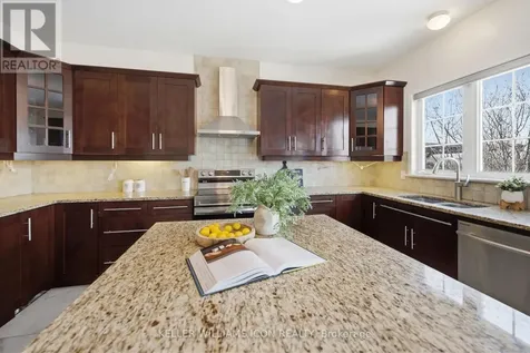 796 Kilbirnie Drive Ottawa ON K2J 0M4