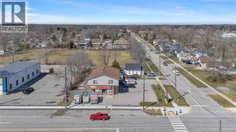 297 Grand Avenue East Chatham ON N7L 1W8