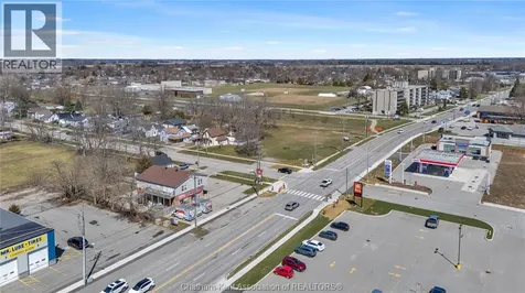 297 Grand Avenue East Chatham ON N7L 1W8