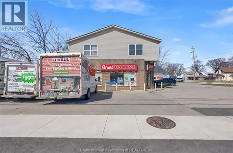 297 Grand Avenue East Chatham ON N7L 1W8