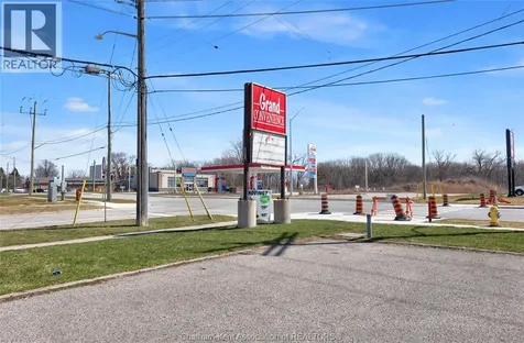 297 Grand Avenue East Chatham ON N7L 1W8