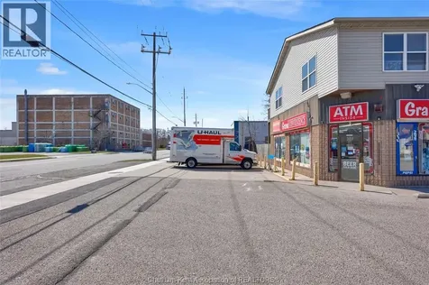 297 Grand Avenue East Chatham ON N7L 1W8
