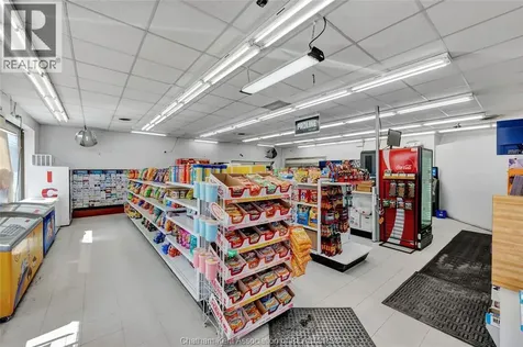 297 Grand Avenue East Chatham ON N7L 1W8