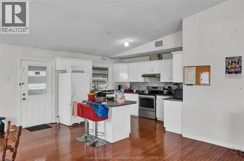 297 Grand Avenue East Chatham ON N7L 1W8