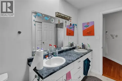 297 Grand Avenue East Chatham ON N7L 1W8