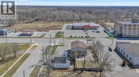 297 Grand Avenue East Chatham ON N7L 1W8