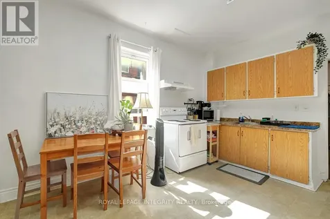 199 Henderson Avenue Ottawa ON K1N 7P7