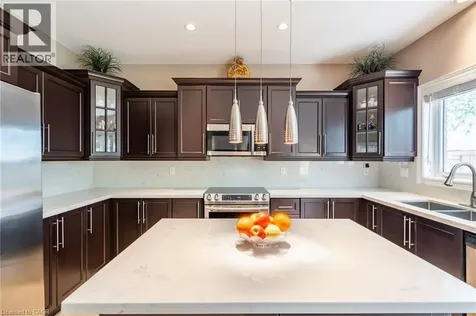 24 Edgecroft Crescent Stoney Creek ON L8J 3Y6
