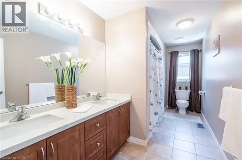 24 Edgecroft Crescent Stoney Creek ON L8J 3Y6