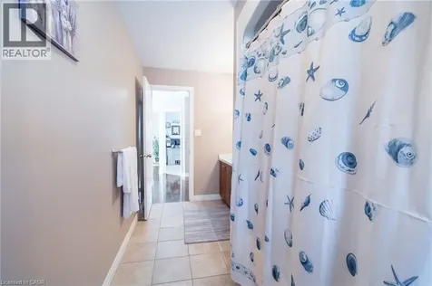 24 Edgecroft Crescent Stoney Creek ON L8J 3Y6