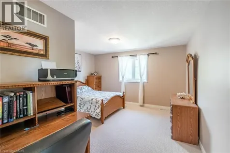 24 Edgecroft Crescent Stoney Creek ON L8J 3Y6