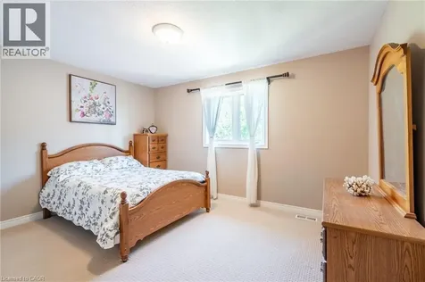 24 Edgecroft Crescent Stoney Creek ON L8J 3Y6