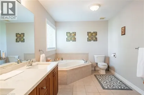 24 Edgecroft Crescent Stoney Creek ON L8J 3Y6