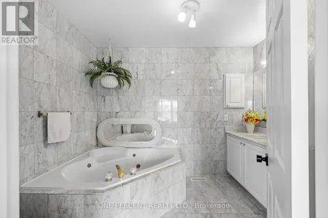 30 Maplehurst Avenue Ottawa ON K2H 9G2