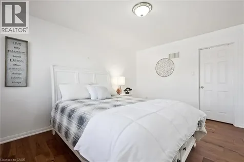 5147 Ravine Crescent Burlington ON L7L 6N3