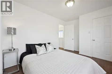 5147 Ravine Crescent Burlington ON L7L 6N3