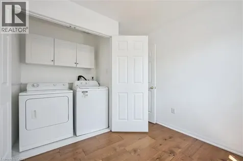 5147 Ravine Crescent Burlington ON L7L 6N3