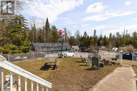 2121 Klondike Park Road Wasaga Beach ON L9Z 2W9