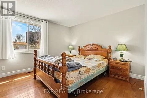 2 Folkstone Court Ottawa ON K1B 4J9