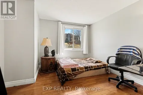 2 Folkstone Court Ottawa ON K1B 4J9