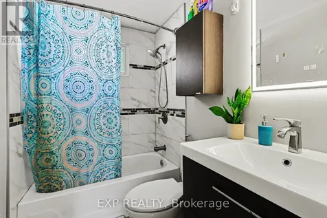 2 Folkstone Court Ottawa ON K1B 4J9