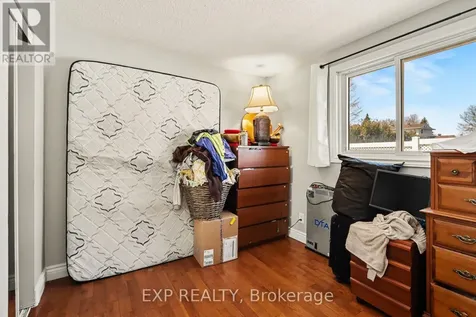 2 Folkstone Court Ottawa ON K1B 4J9
