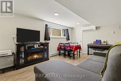 2 Folkstone Court Ottawa ON K1B 4J9