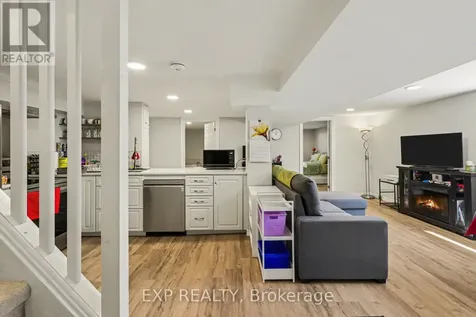 2 Folkstone Court Ottawa ON K1B 4J9