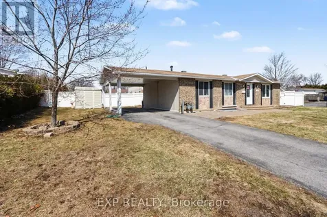2 Folkstone Court Ottawa ON K1B 4J9