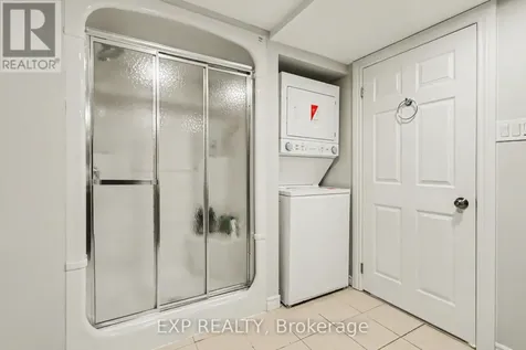 2 Folkstone Court Ottawa ON K1B 4J9