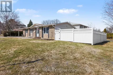 2 Folkstone Court Ottawa ON K1B 4J9