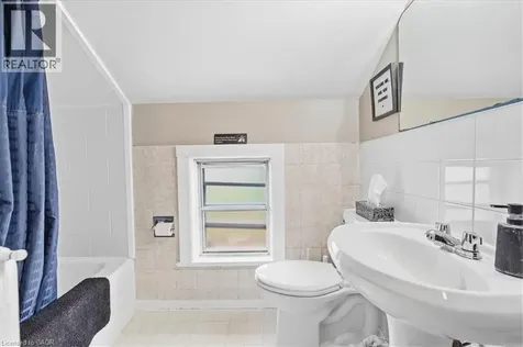 31 Bingeman Street Kitchener ON N2H 2R7
