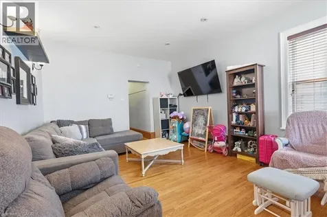 31 Bingeman Street Kitchener ON N2H 2R7