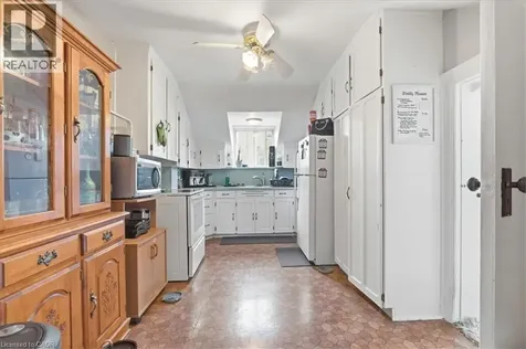 31 Bingeman Street Kitchener ON N2H 2R7