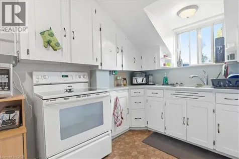 31 Bingeman Street Kitchener ON N2H 2R7