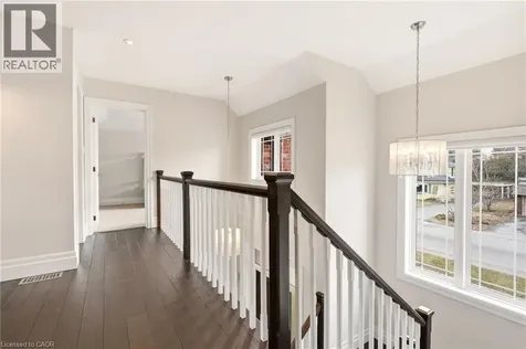 991 Glenwood Avenue Burlington ON L7T 2K1
