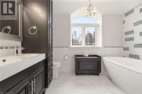 991 Glenwood Avenue Burlington ON L7T 2K1