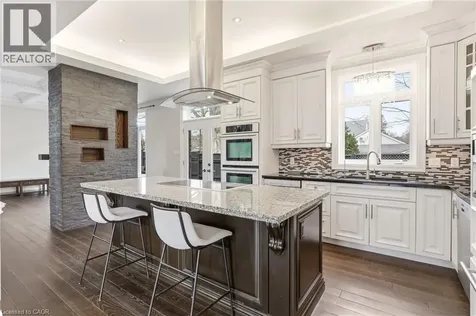 991 Glenwood Avenue Burlington ON L7T 2K1