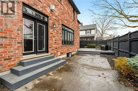 991 Glenwood Avenue Burlington ON L7T 2K1