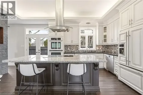 991 Glenwood Avenue Burlington ON L7T 2K1