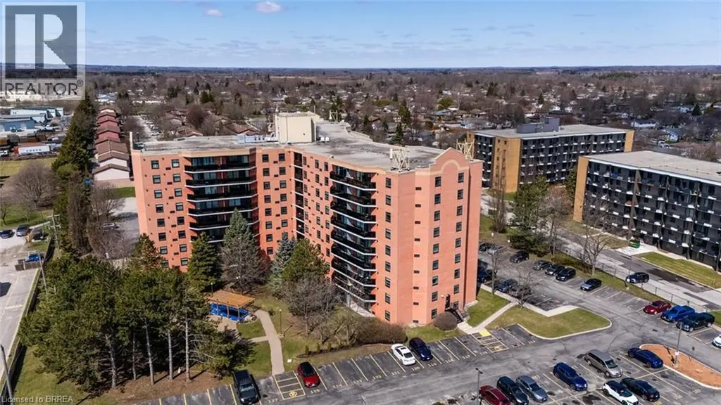 9 Bonheur Court Brantford ON N3P 1Z5