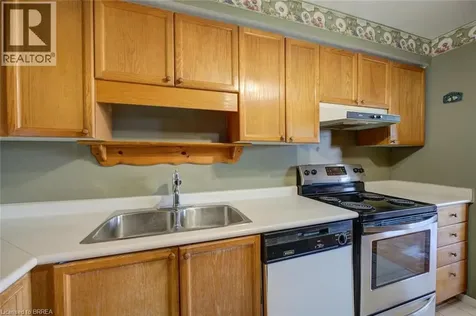9 Bonheur Court Brantford ON N3P 1Z5
