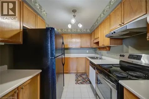 9 Bonheur Court Brantford ON N3P 1Z5
