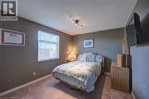 9 Bonheur Court Brantford ON N3P 1Z5